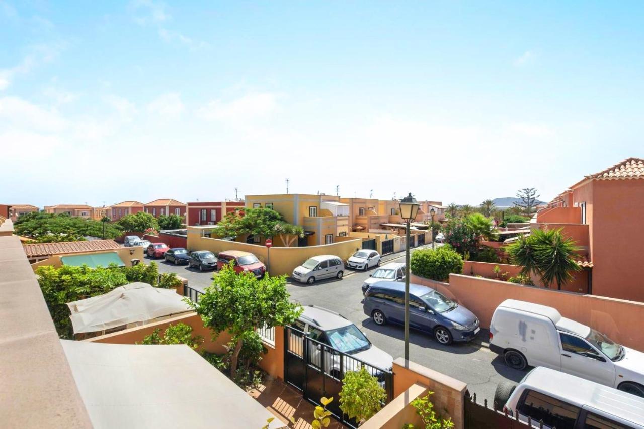Remarkable 2-Bed House In Arona Arona  Exterior foto