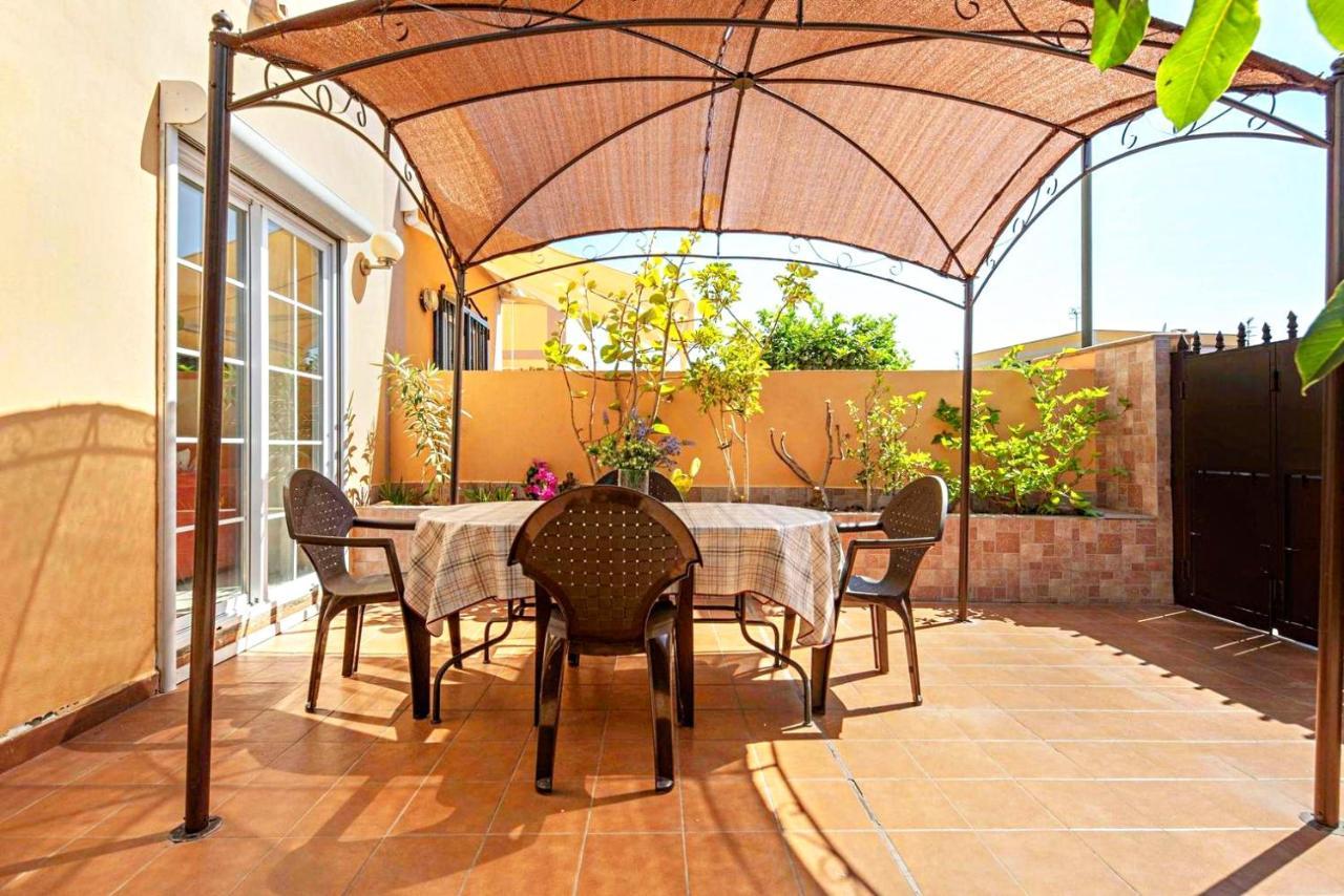 Remarkable 2-Bed House In Arona Arona  Exterior foto